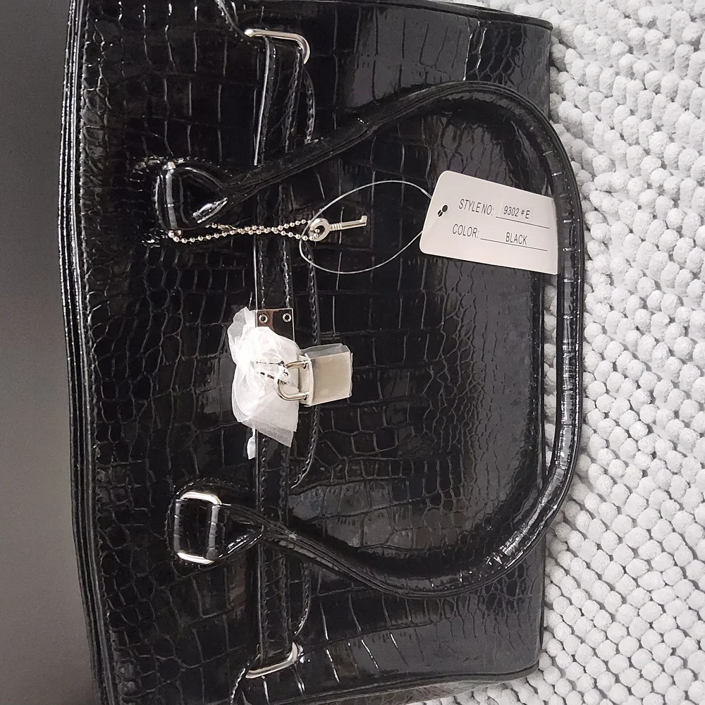 New Elegant Black Handbag 1 shoulder and 1 crossbody